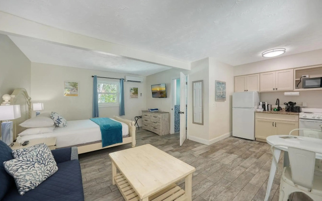 photo 3 of Siesta Key Palms Resort