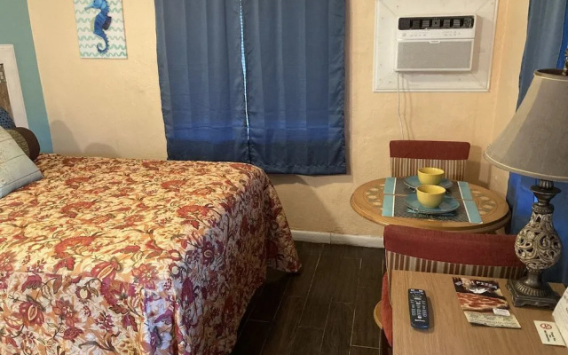 photo 2 of Siesta Motel and Surfside Cabanas