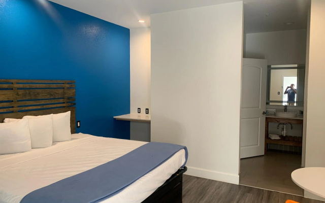 photo 2 of Signature Inn Houston Greenspoint
