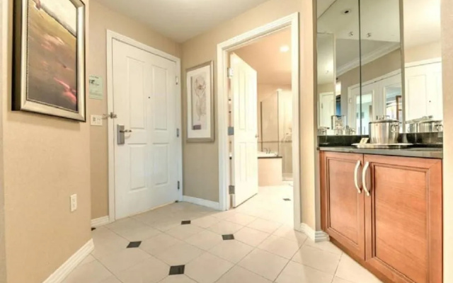photo 2 of Signature Suite on the Strip