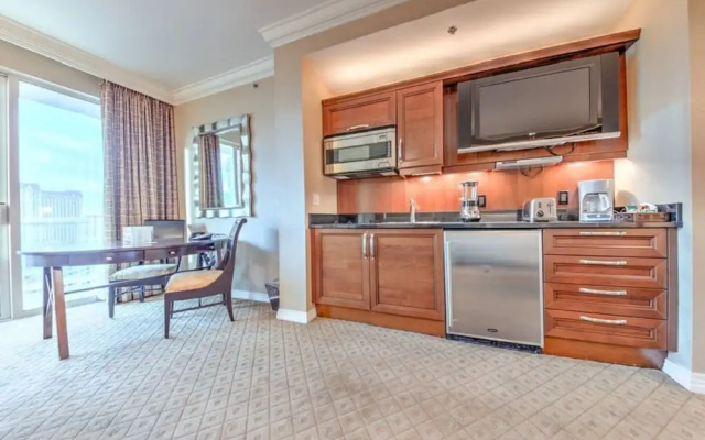 photo 3 of Signature Suite on the Strip