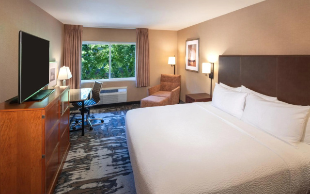 photo 2 of Silver Cloud Inn University