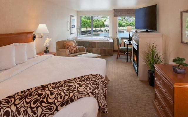 photo 3 of Silver Cloud Inn Tacoma