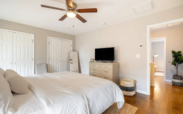 photo 3 of Silver Maple by Avantstay Modern & Stylish Haven