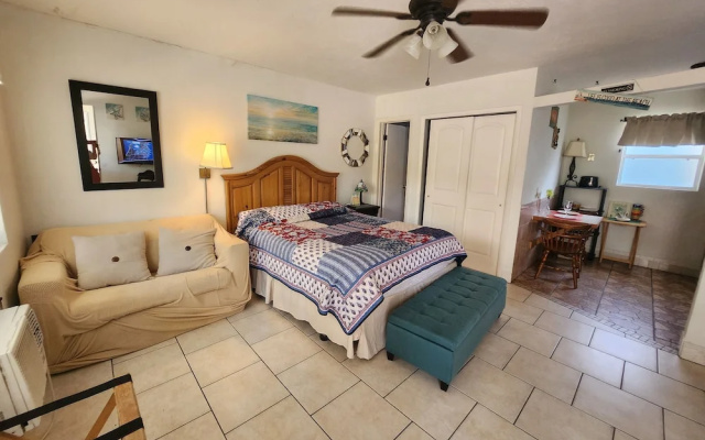 photo 4 of Silver Sands Motel