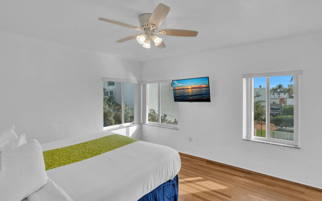 photo 4 of Silver Spray Motel