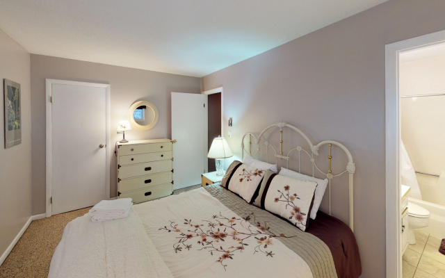 photo 5 of Silver Spring Chalet