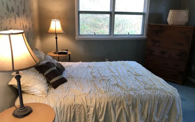 photo 3 of Silver Spring Chalet - GetAway