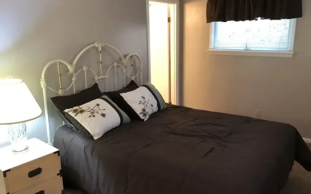 photo 4 of Silver Spring Chalet - GetAway