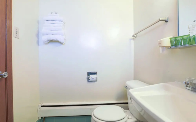 photo 3 of Love Hotels Silver Street by OYO at Hurley WI