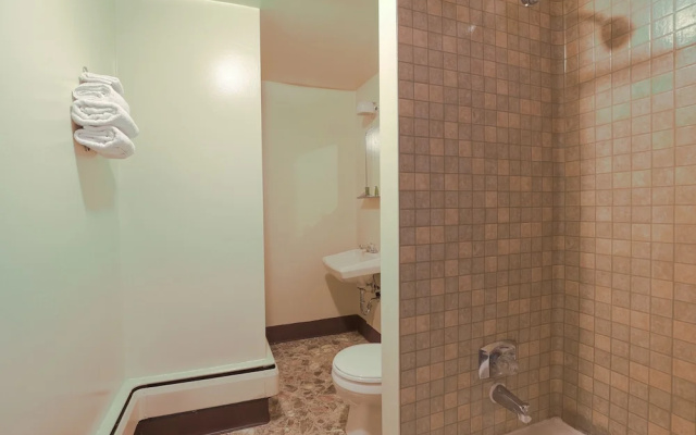 photo 4 of Love Hotels Silver Street by OYO at Hurley WI