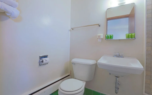 photo 5 of Love Hotels Silver Street by OYO at Hurley WI