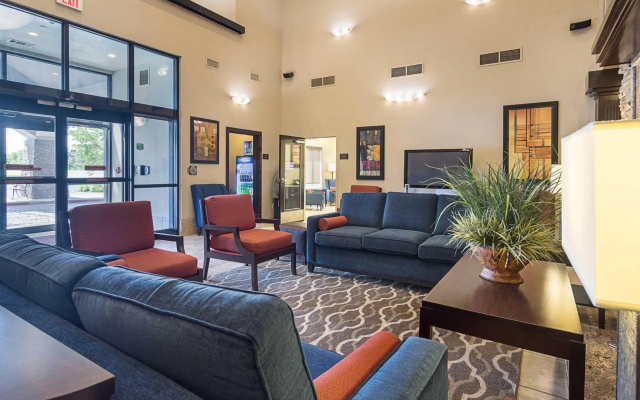 photo 2 of Simmons Suites