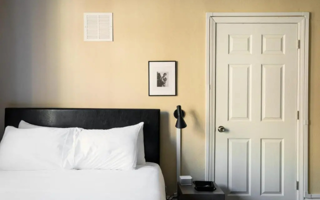 photo 4 of Simple CWE Studio near BJC by Zencity