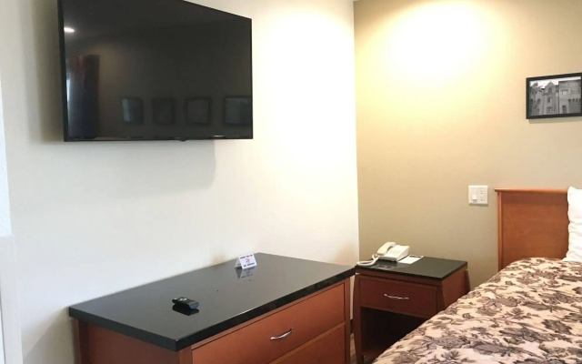 photo 2 of Simply Home Inn & Suites
