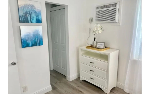 photo 3 of Ski 116 Apartment in Hallandale Beach