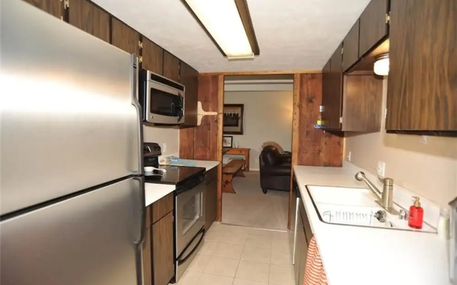 photo 4 of Ski and Racquet B102 (Condo with Pool & Hot Tub)