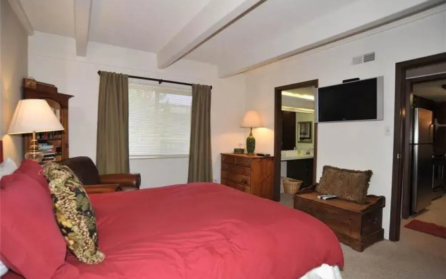 photo 5 of Ski and Racquet B102 (Condo with Pool & Hot Tub)