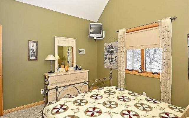 photo 5 of Ski Bums Inn