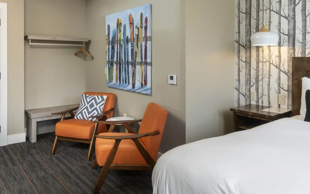 photo 5 of Ski Inn Taphouse Hotel