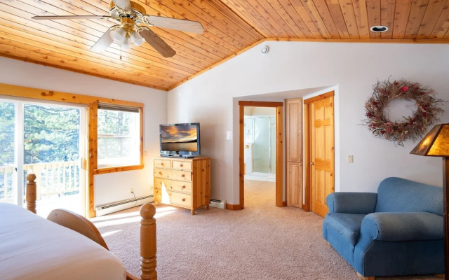 photo 3 of Skidder Trail Family Lodge 4 Bedroom Home by RedAwning