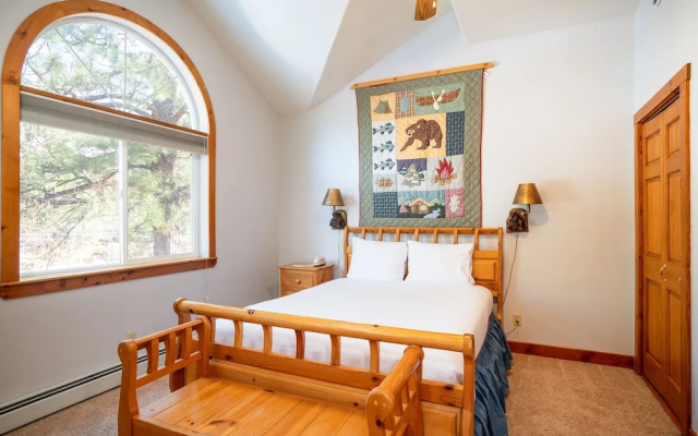 photo 4 of Skidder Trail Family Lodge 4 Bedroom Home by RedAwning