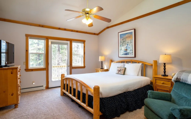 photo 5 of Skidder Trail Family Lodge 4 Bedroom Home by RedAwning