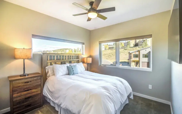 photo 5 of Ski-in/ski-out Granby Townhouse w/ Private Hot Tub