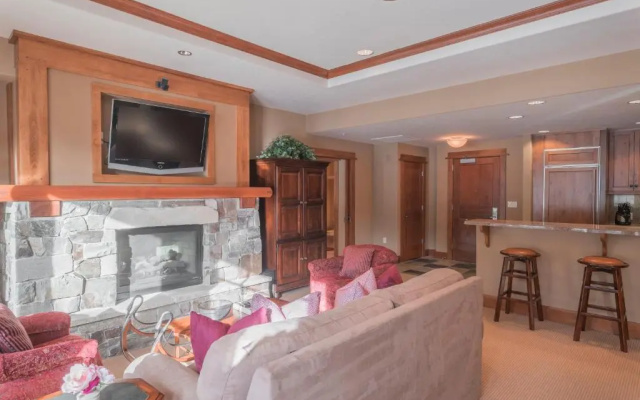 photo 4 of Ski-in/Ski-out Village at Northstar Residence! - 310 Iron Horse South