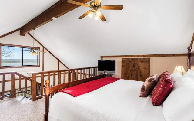 photo 2 of Skipjack Cottage Branson