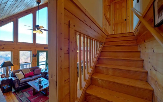 photo 2 of Sky High - 4 Br Cabin