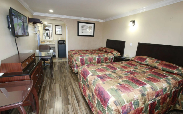 photo 4 of Sky Palm Motel