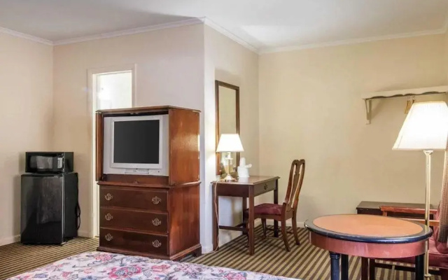 photo 5 of Kingston Motel