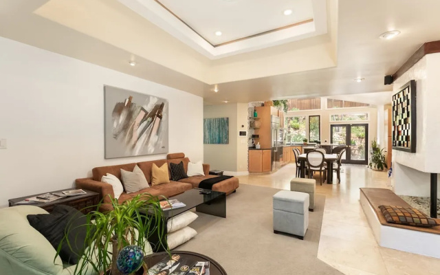 photo 2 of Skyhill Oasis W/ Hot Tub Walk To Universal 4 Bedroom Home
