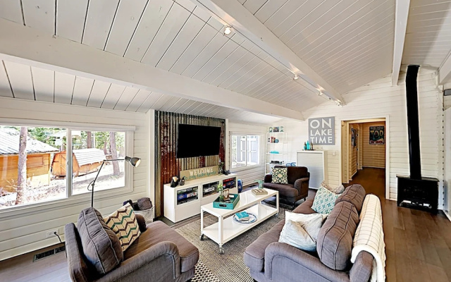 photo 2 of Skyland Hideaway W/ Private Beach By Wood Slopes 3 Bedroom Cabin