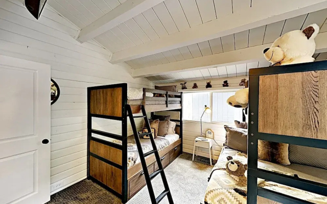 photo 5 of Skyland Hideaway W/ Private Beach By Wood Slopes 3 Bedroom Cabin