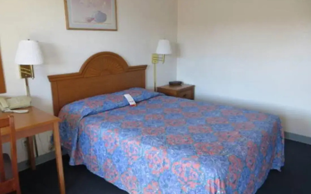 photo 2 of Skyline Motel