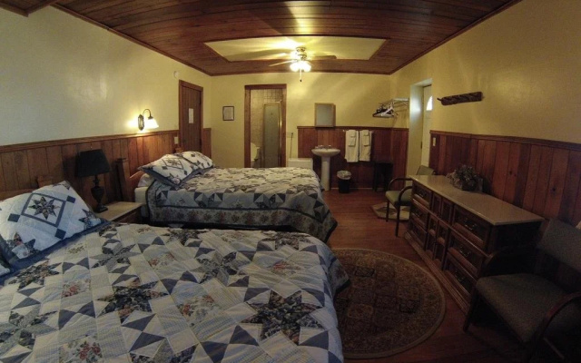 photo 4 of Skyline Village Inn