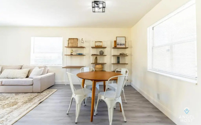 photo 3 of Sleek and Cozy Space 8Min to Ft Lauderdale Beaches!
