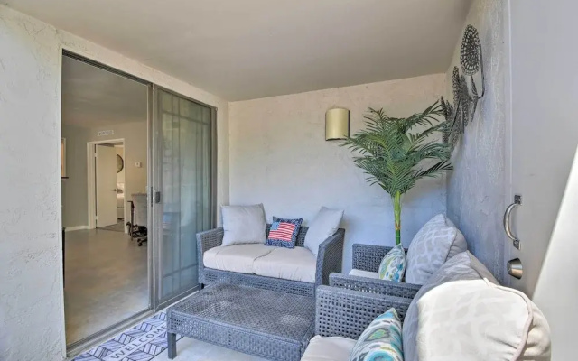 photo 3 of Sleek Phoenix Condo: Walk to Biltmore Fashion Park