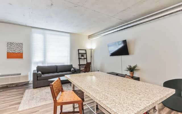 photo 4 of Sleek DT Cleveland Apt at City Club