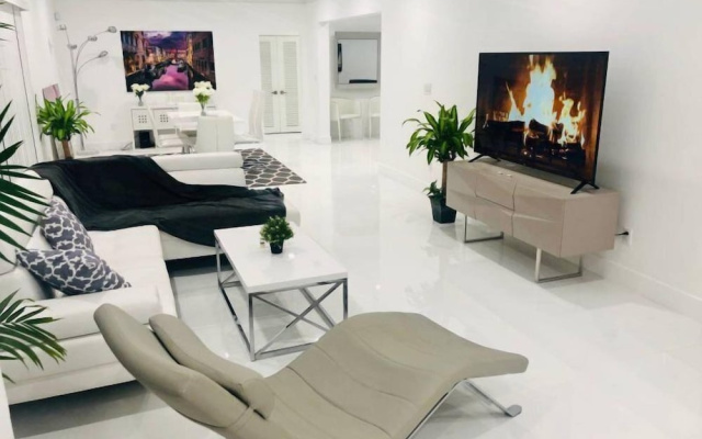 photo 2 of Sleek Miami Shores Residence With Hot Tub