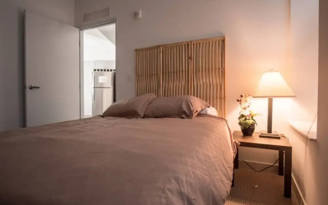 photo 2 of Sleek Modern 1 BR Loft Theater District