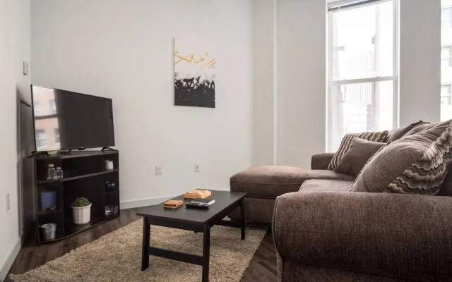 photo 3 of Sleek Modern 1 BR Loft Theater District