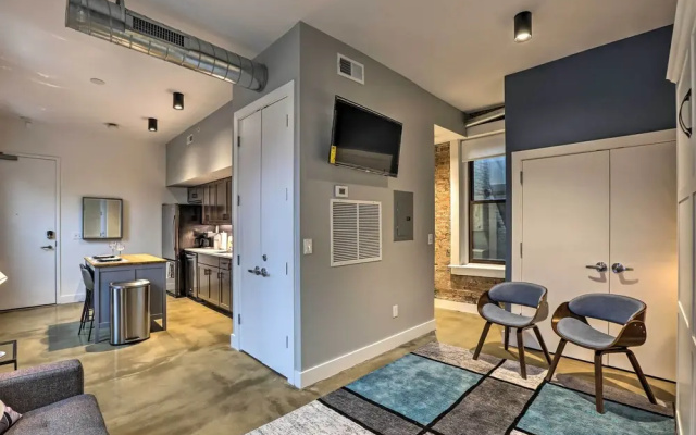 photo 3 of Sleek Studio Near Dtwn Dining & Entertainment