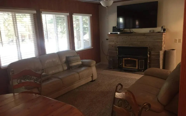 photo 2 of Sleep 6 - 8 in Tahoe Park! Great Value & Location!