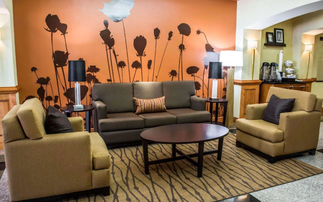 photo 2 of Comfort Inn & Suites Ashland – Richmond North