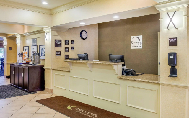 photo 2 of Sleep Inn & Suites Milwaukee Airport