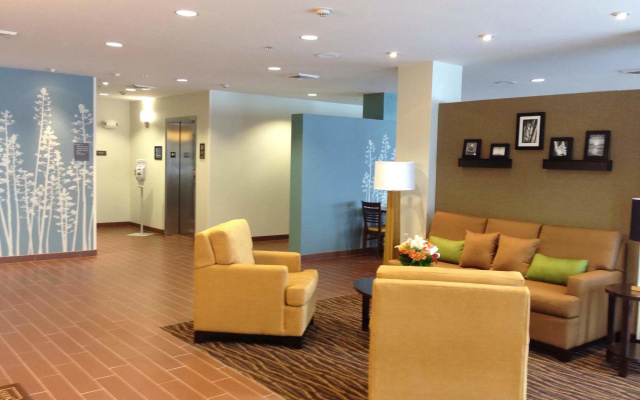 photo 2 of Sleep Inn & Suites O'Fallon MO - Technology Drive