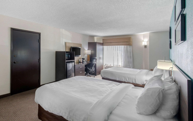 photo 4 of Clarion Inn & Suites DFW North